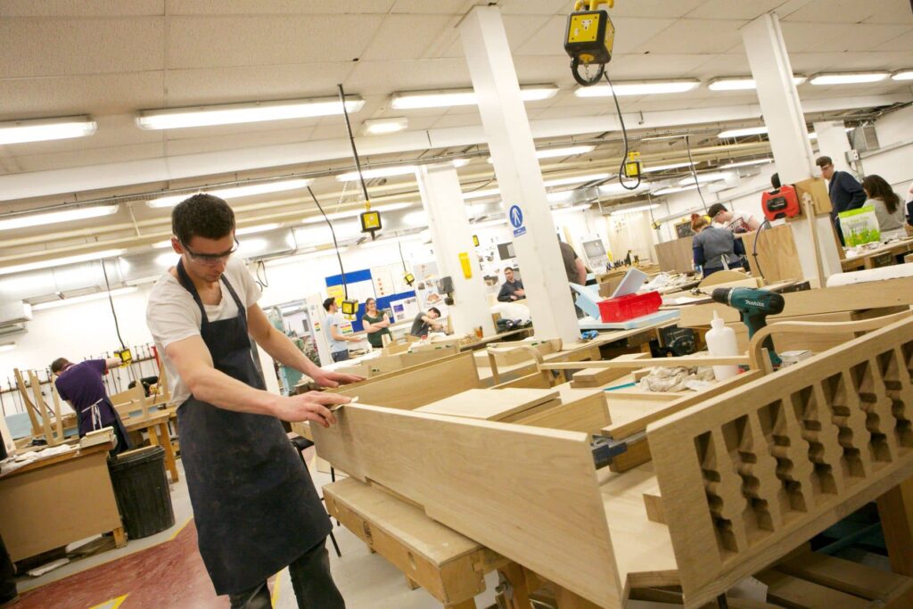 Дуб, ясен та термоясен – кращі породи дерева для виготовлення меблів, фото 2